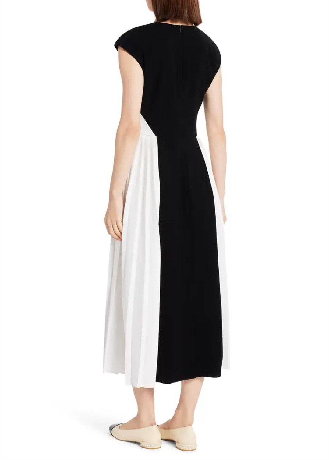 Black and White Colorblocked Sleeveless Maxi Dress