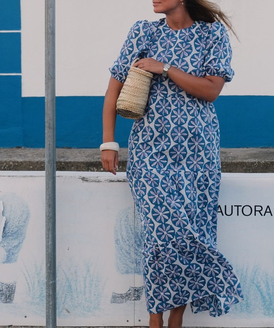 Blue and white floral backless dress