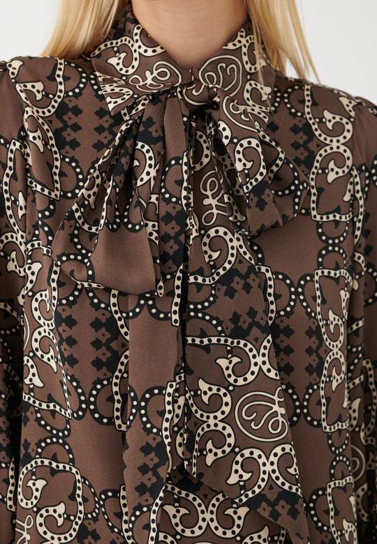 Patterned suit