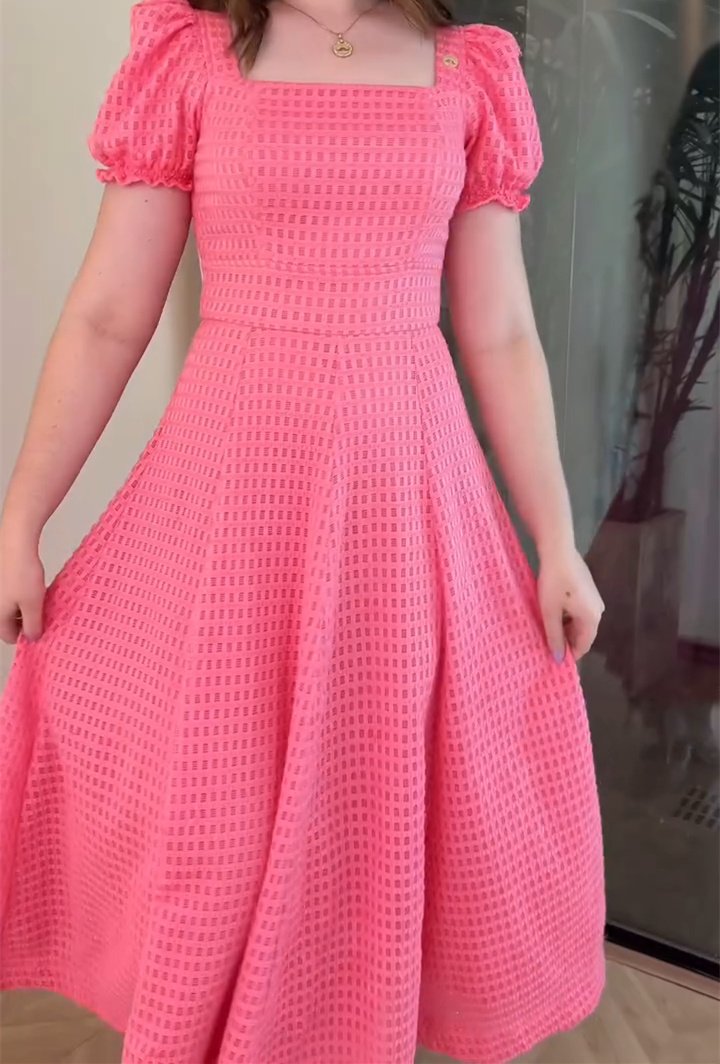 Pink Hole Bubble Sleeve Dress