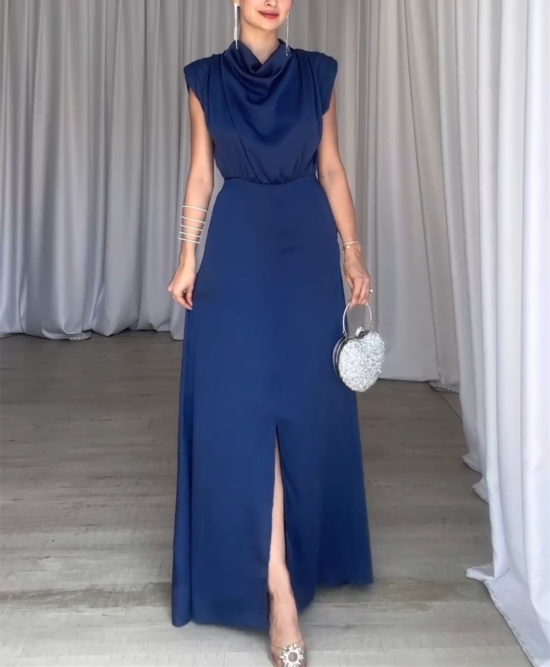 Sleeveless Blue and Black Solid Color Collar Maxi Dress