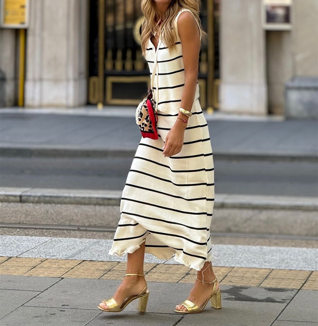 Sleeveless striped skirt suit