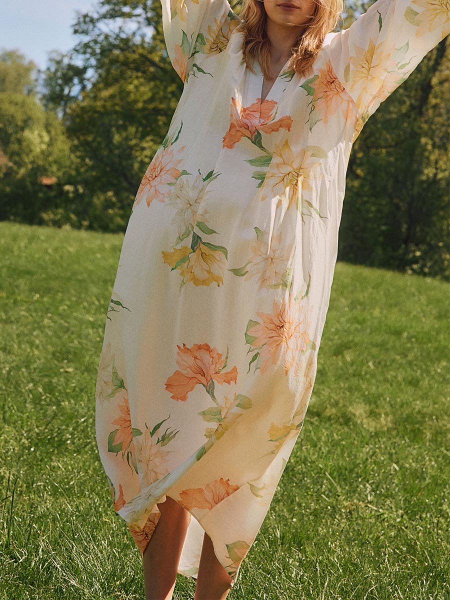 Balloon-sleeved V Neck Maxi Dress